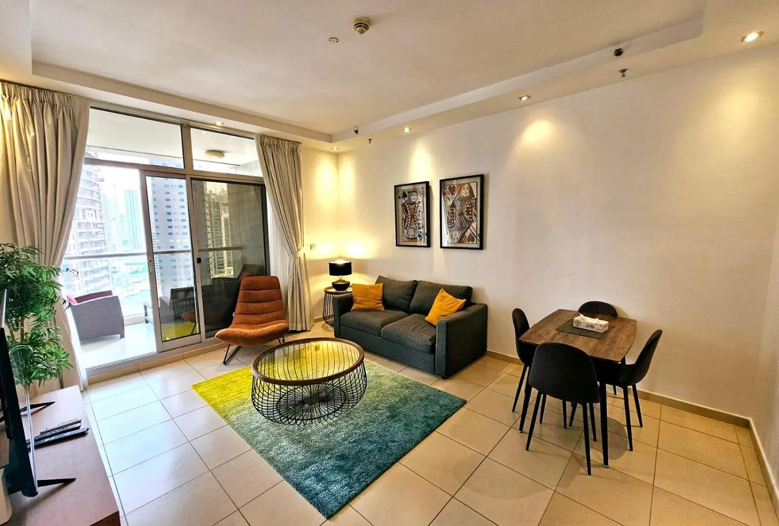 Sunrise Homes - Stunning 1 Bed Apt - Dubai Marina Apartment