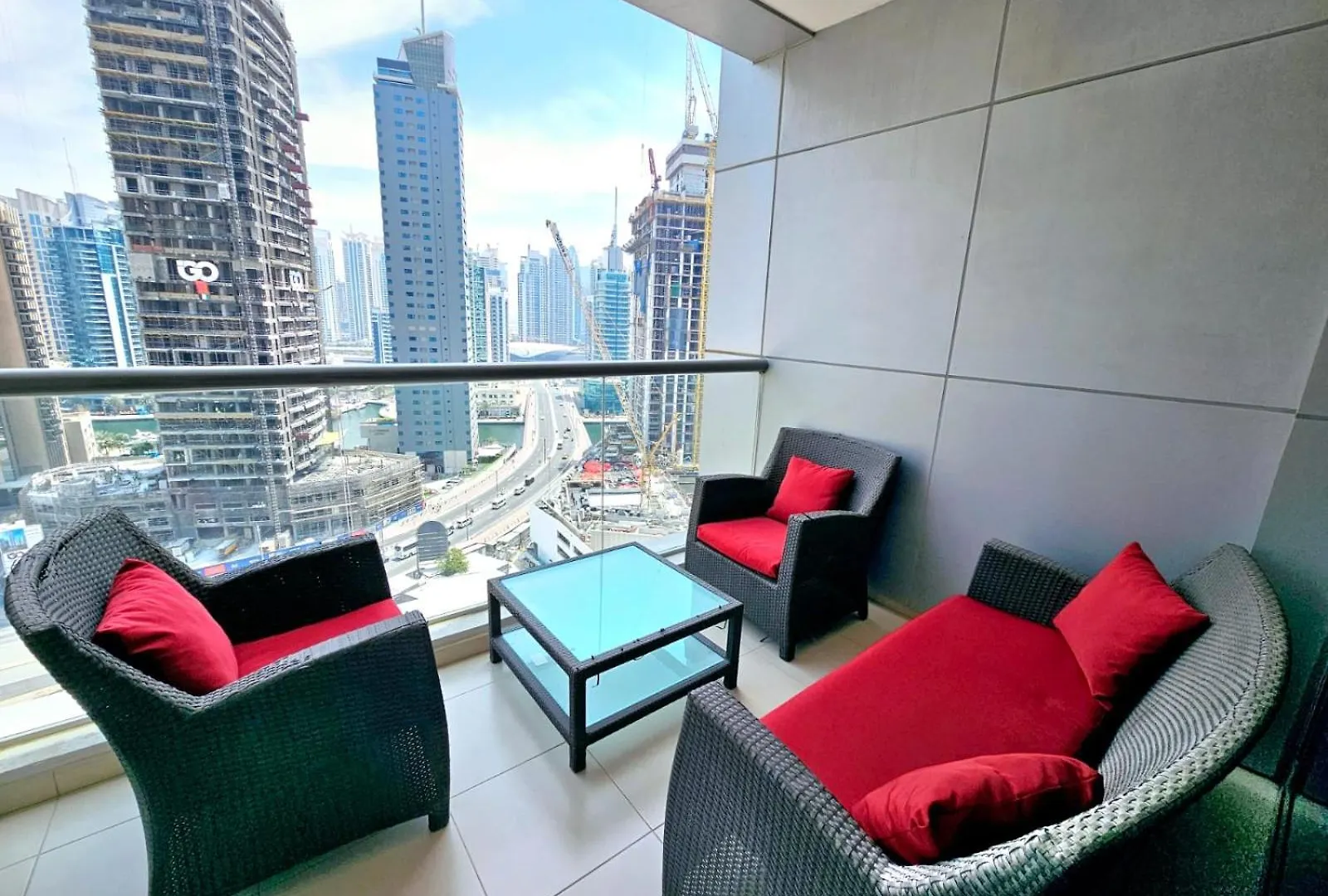 Sunrise Homes - Stunning 1 Bed Apt - Dubai Marina Apartment